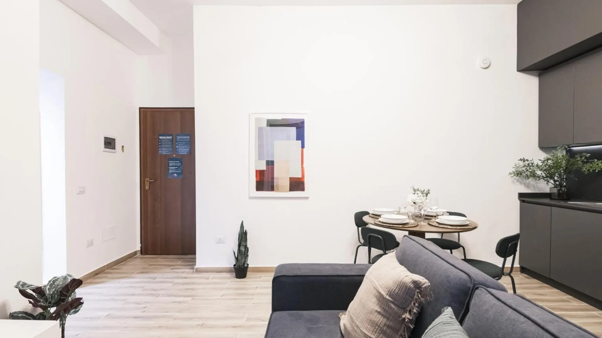 Easylife - Appartamento Vicino A Stazione Centrale Milan 0*,  Italy